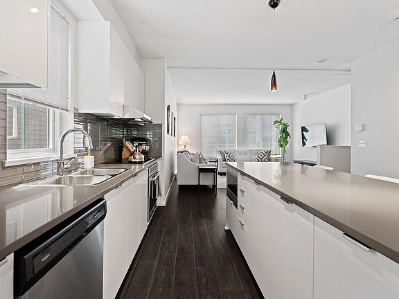 4th image of 5550 Admiral Way #126