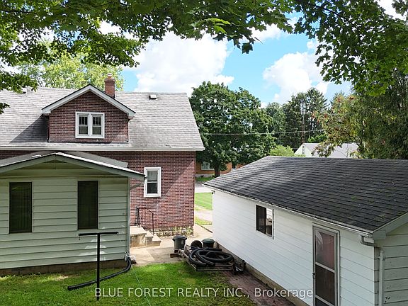 4th image of 228 Flora St