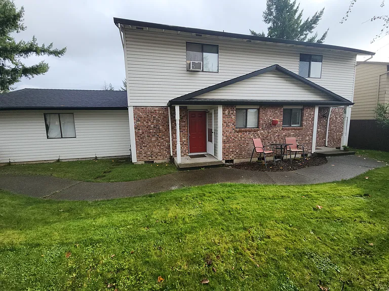 38 NE 143rd Ave — Photo 3