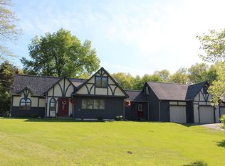 985 Rochester Rd, Leonard, MI 48367