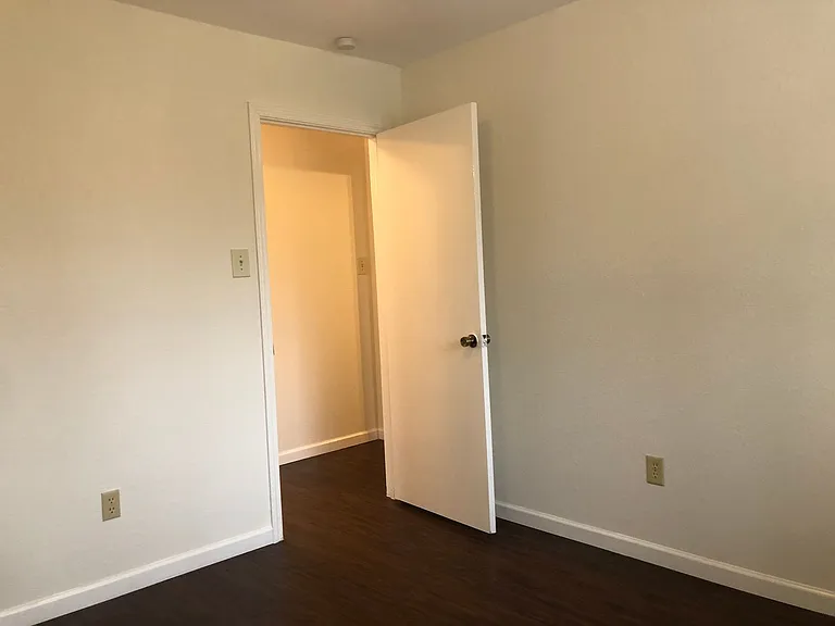 208 E Denton Dr — Photo 11