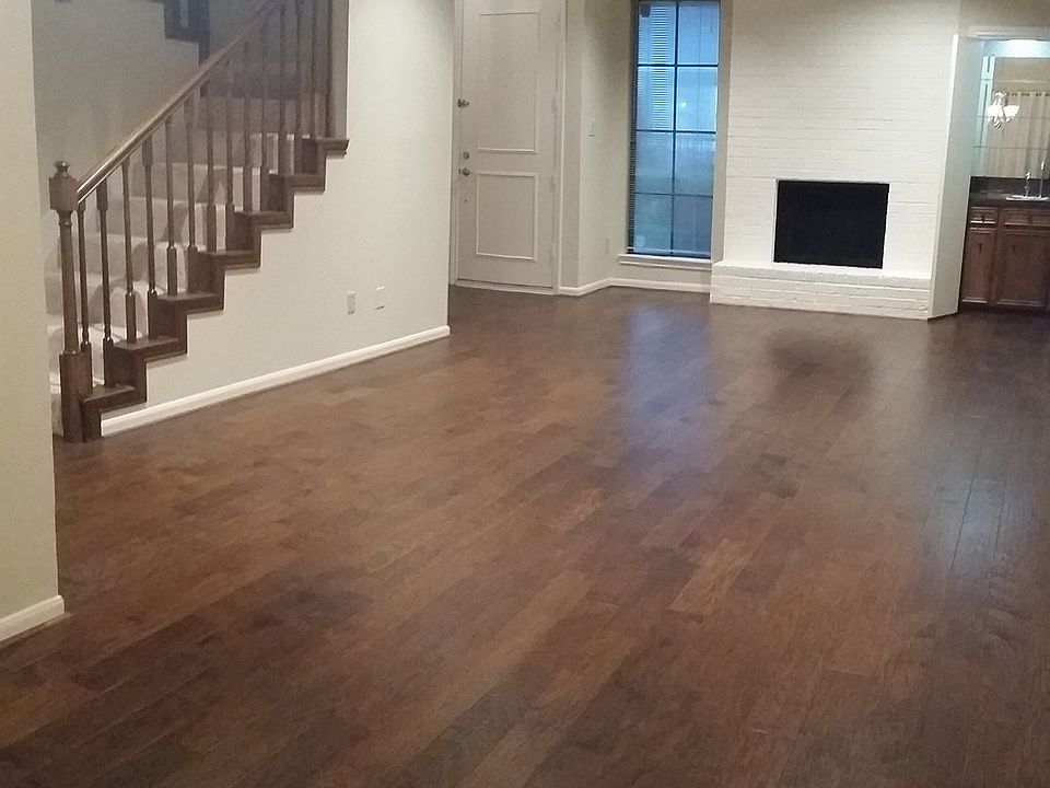 Spacious Warm Family Room