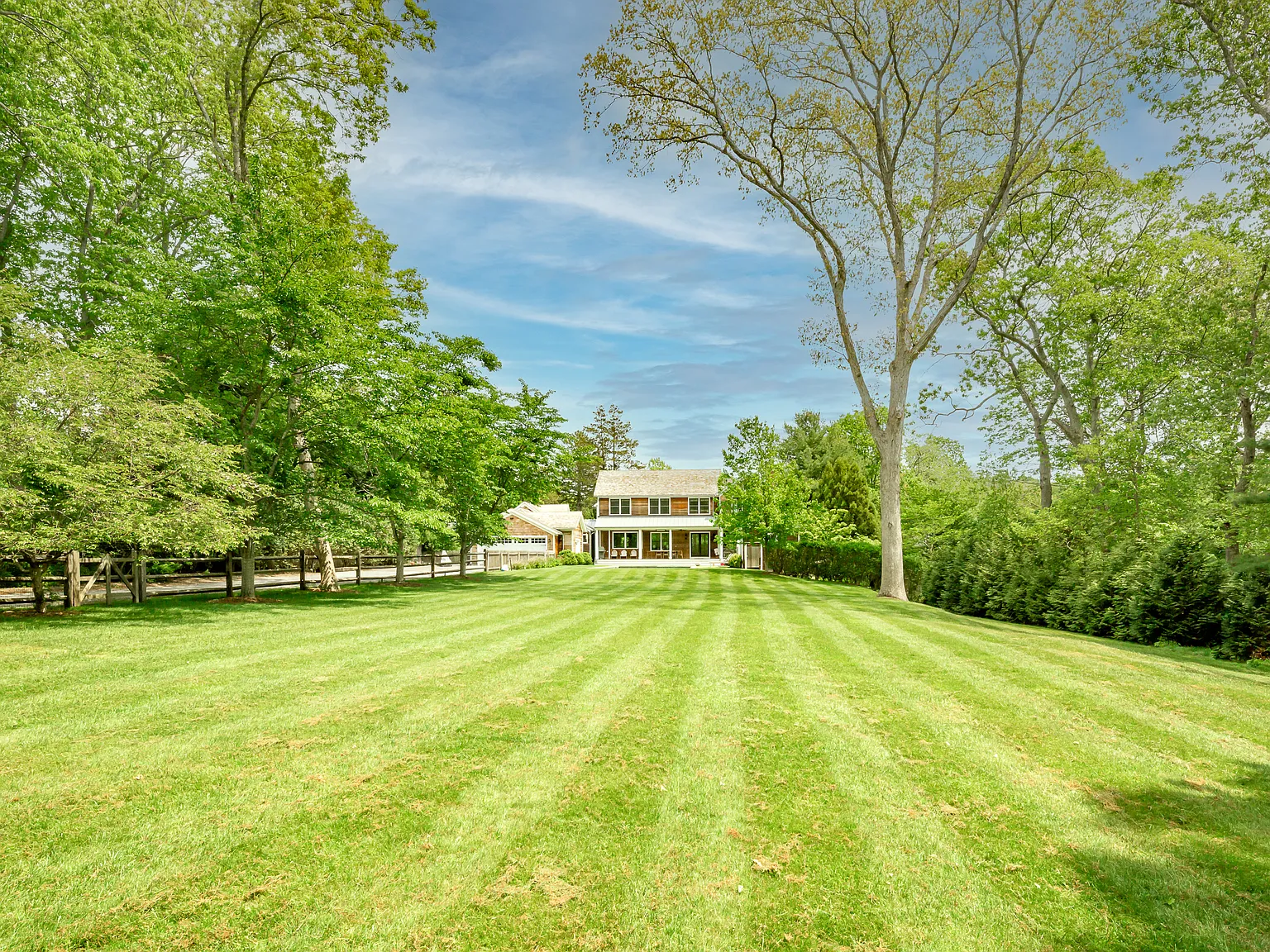 Sag Harbor Village Compound — Photo 4
