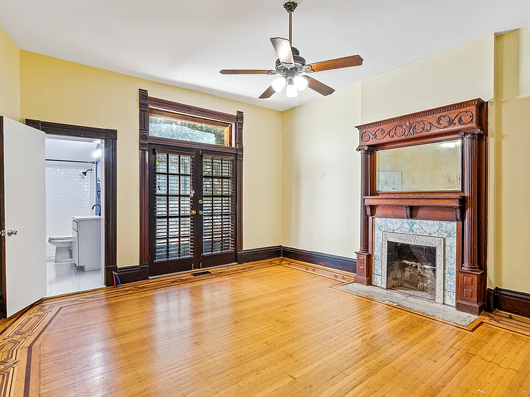 112 W Burnett Ave #1 — Photo 10