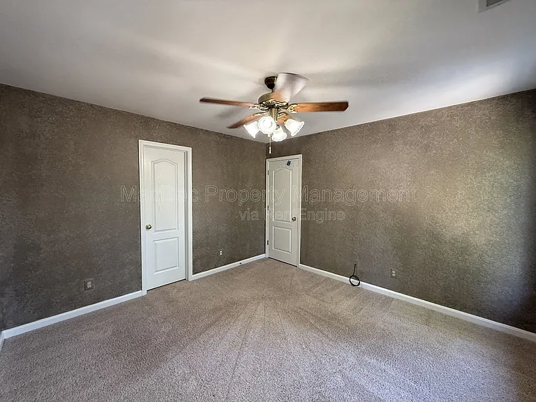 10500 Westfield Ln — Photo 41