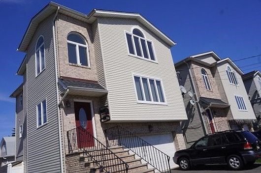1st image of 136 Locust Ave #2
