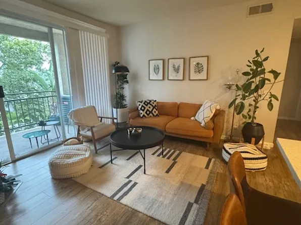 1950 Camino De La Reina Unit 305, San Diego, CA 92108