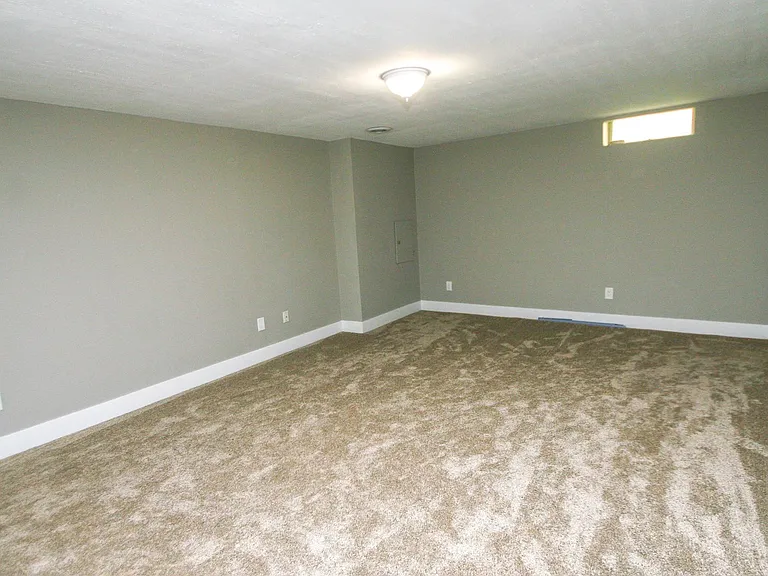 1310 Abbeyhill Dr — Photo 30