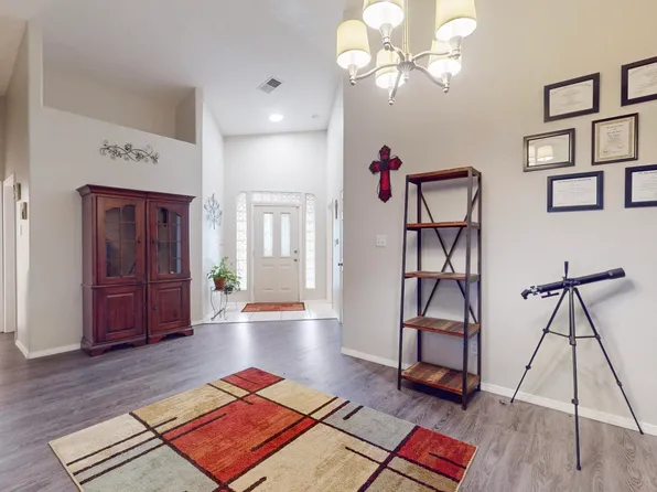 1025 12th St SE, Rio Rancho, NM 87124