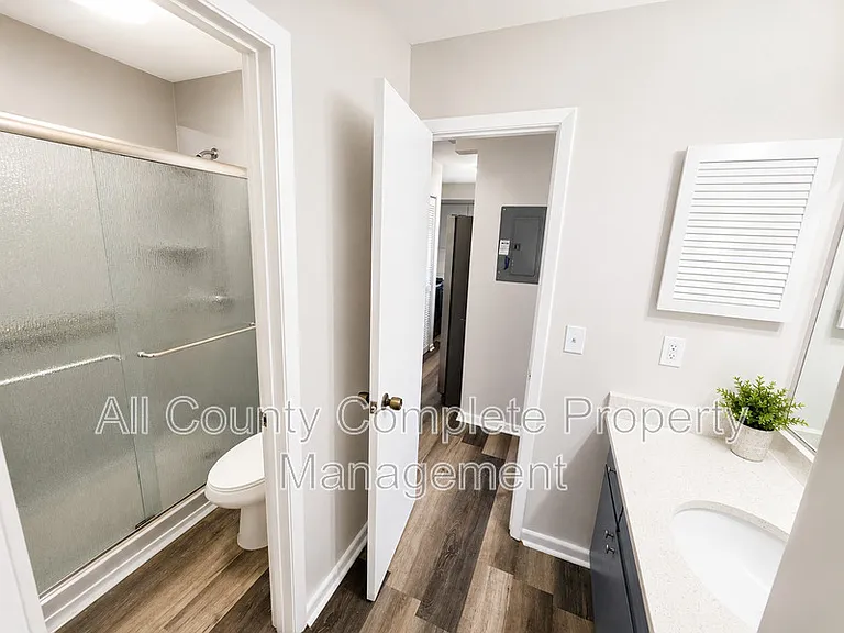 8322 Derbyshire Pl — Photo 10