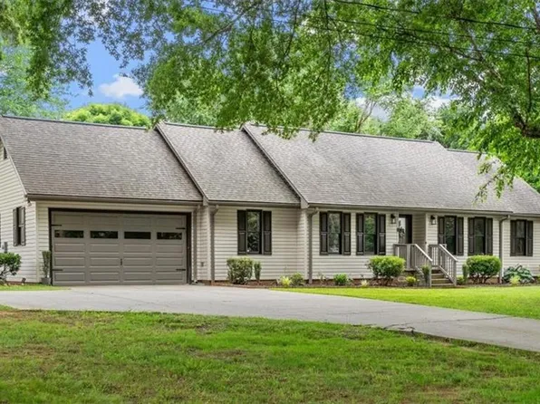 861 Central Rd, Clemmons, NC 27012