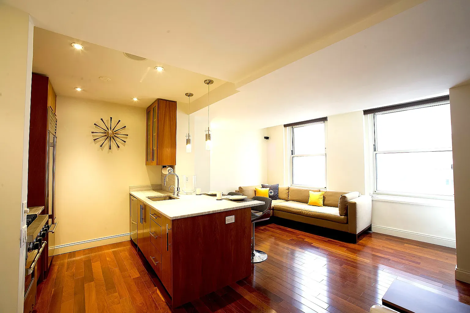 88 Greenwich Street — Photo 2