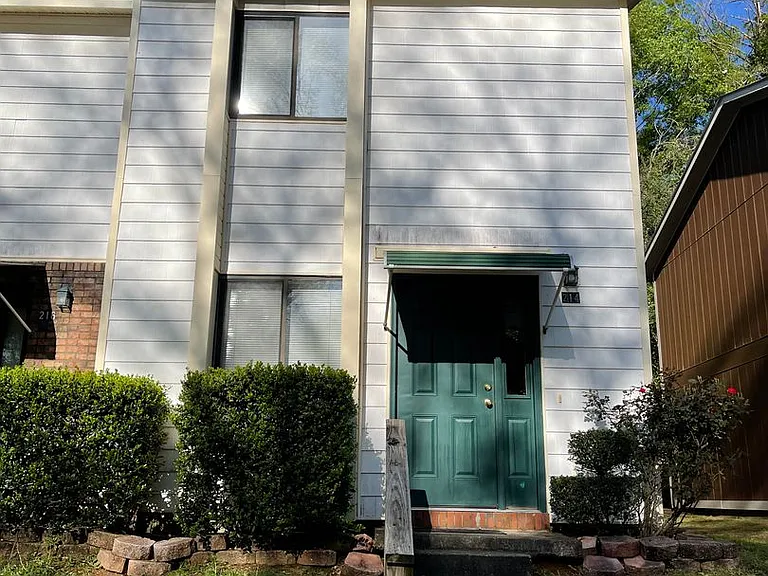 214 Candlebrook Dr — Photo 1