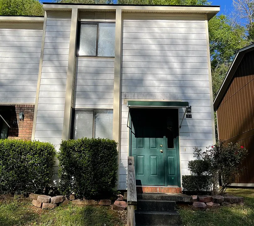 214 Candlebrook Dr