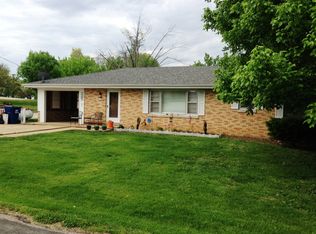 1120 E Jefferson St, Linn, MO 65051
