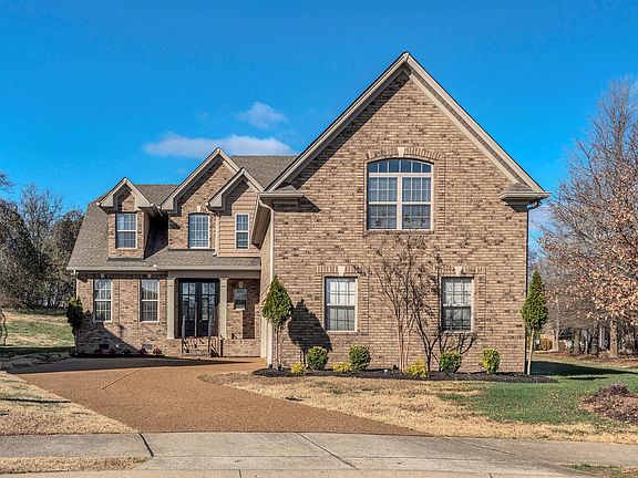 2nd image of 1013 Broughton Pl