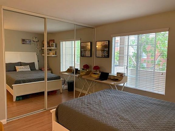 2nd image of 5510 Owensmouth Ave APT 229