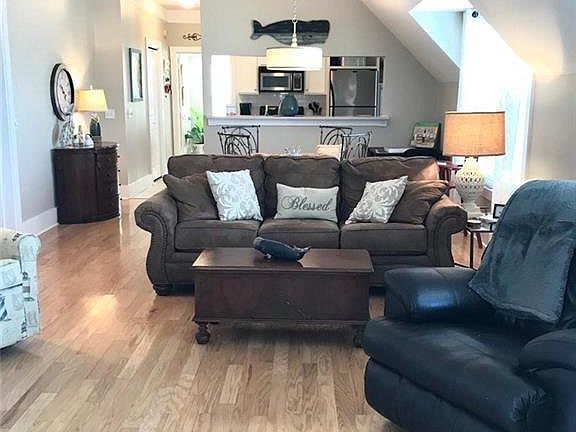 3rd image of 118 Shady Brook Cir Unit 301