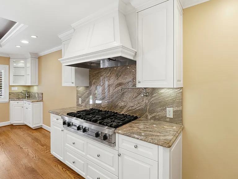 148 Cedar St — Photo 12
