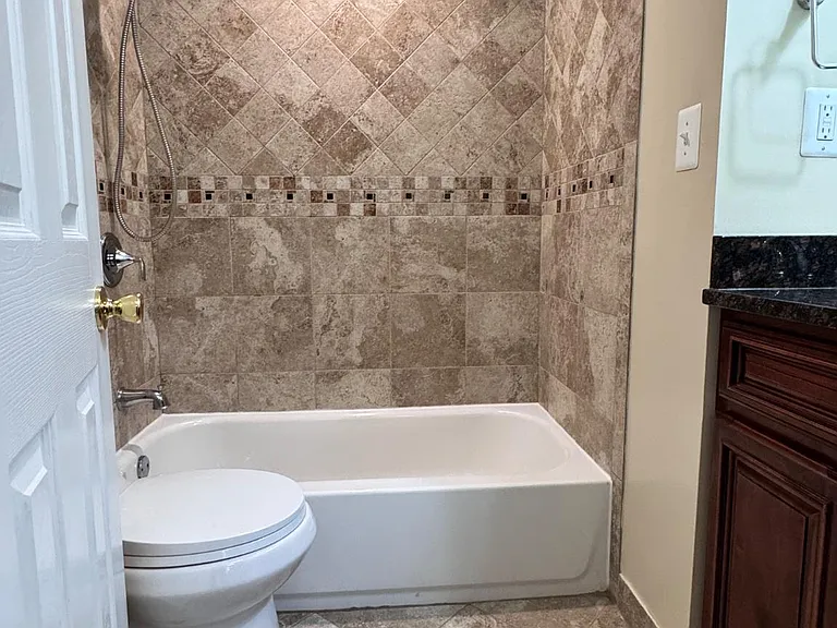 5104 Southampton Dr — Photo 25