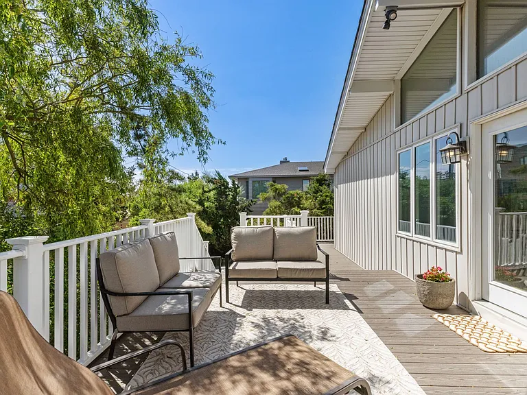 423 Dune Rd #A — Photo 24