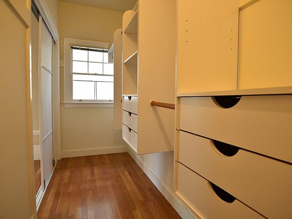 4th image of 747 Warfield Ave APT 2