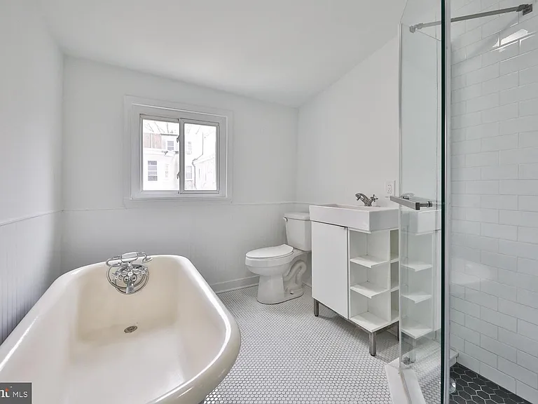 1308 E Oxford St — Photo 19