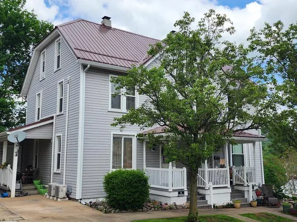 702 Church St, Saxton, PA 16678