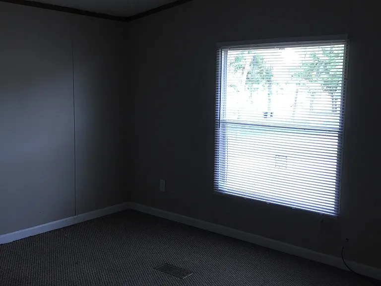 528 Chris St — Photo 9