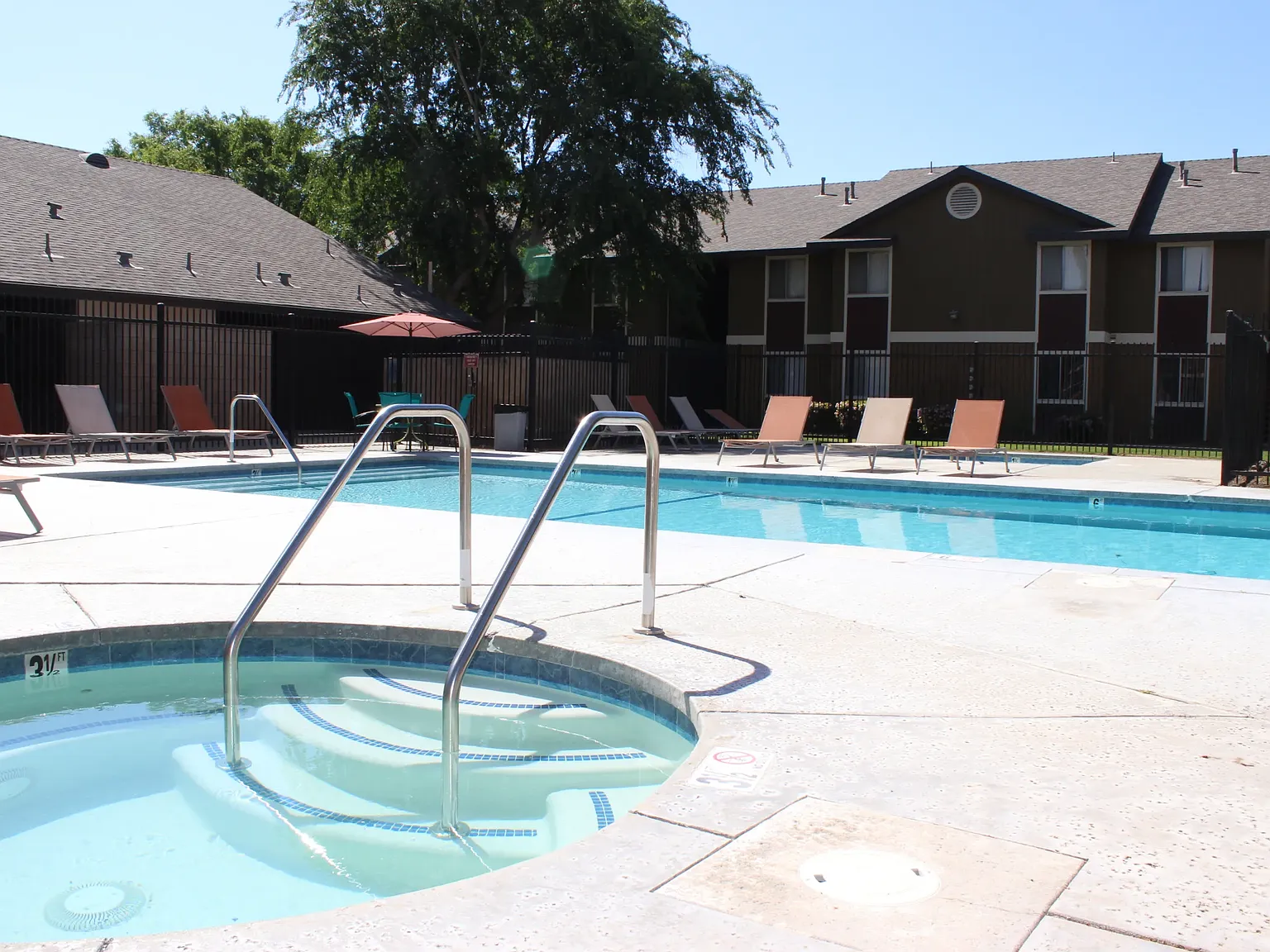 The Hunt Club Apartments — Photo 2