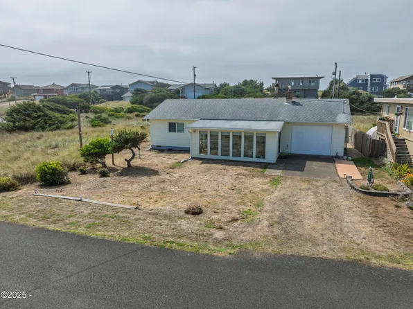 1106 NW Pacific Way, Waldport, OR 97394
