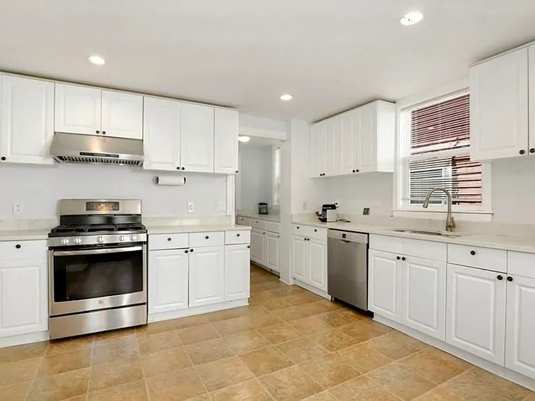 59 Ackers Ave #2 — Photo 7