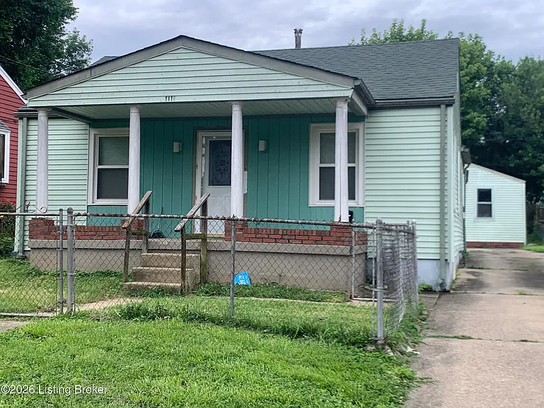 1114 Lincoln Ave — Photo 2