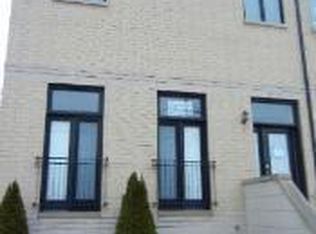 807 W 37th Pl UNIT 4, Chicago, IL 60609