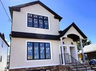 16 Clifton St, Staten Island, NY 10314