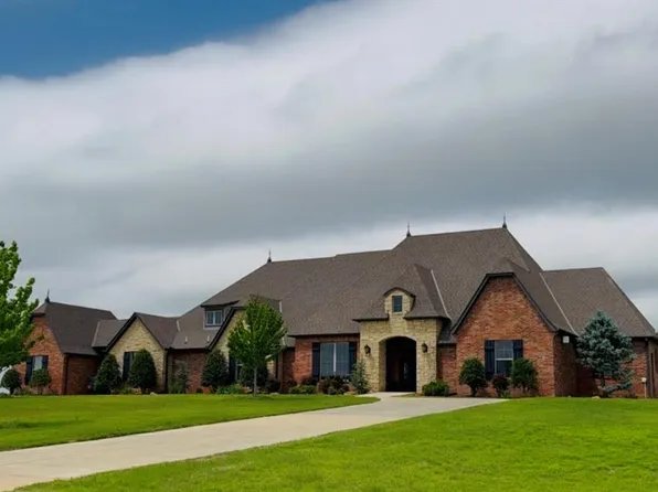 10901 Secretariat Dr, Mustang, OK 73064
