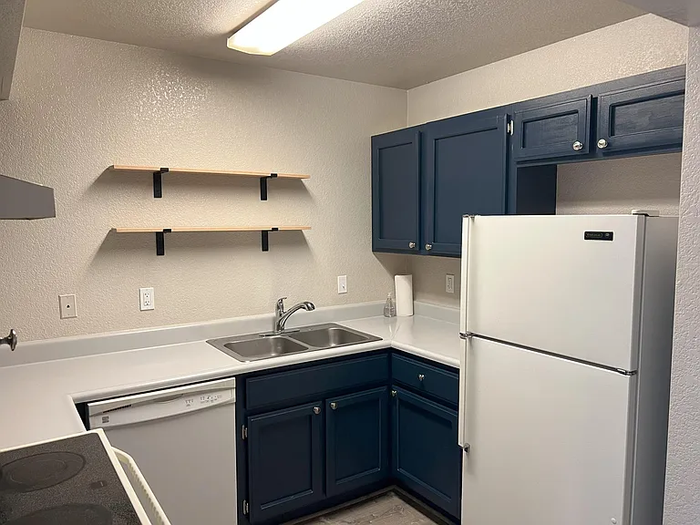 1230 S Lone Tree Rd #B — Photo 4