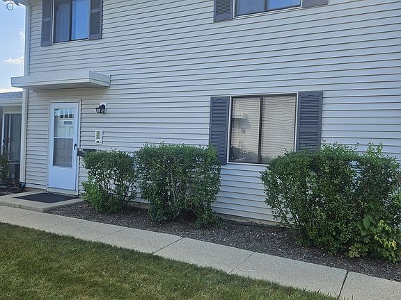 2nd image of 1037 Quanset Ct #1037