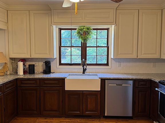 3rd image of 118 Woodlawn Dr