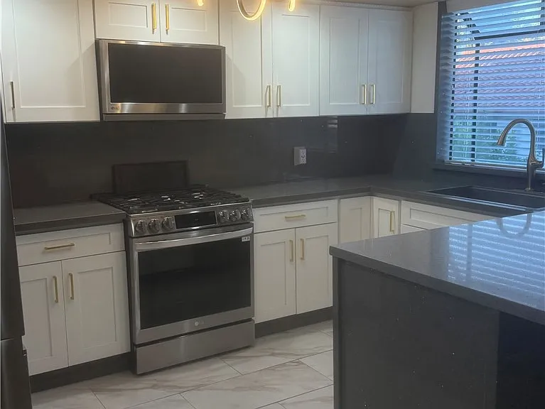 5727 Etiwanda Ave #3 — Photo 14