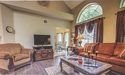 5th image of 1109 Canoe Ln