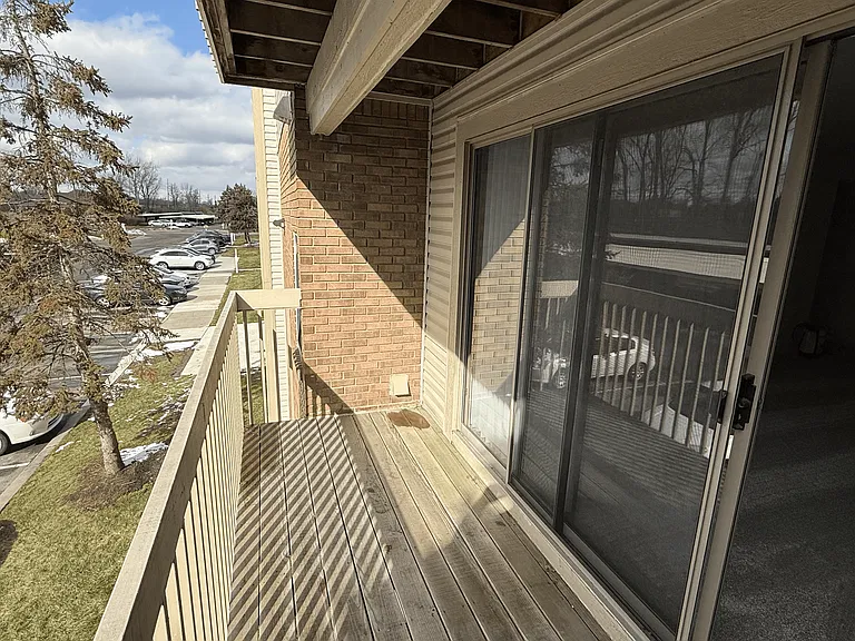 Prentiss Pointe Apartments — Photo 112