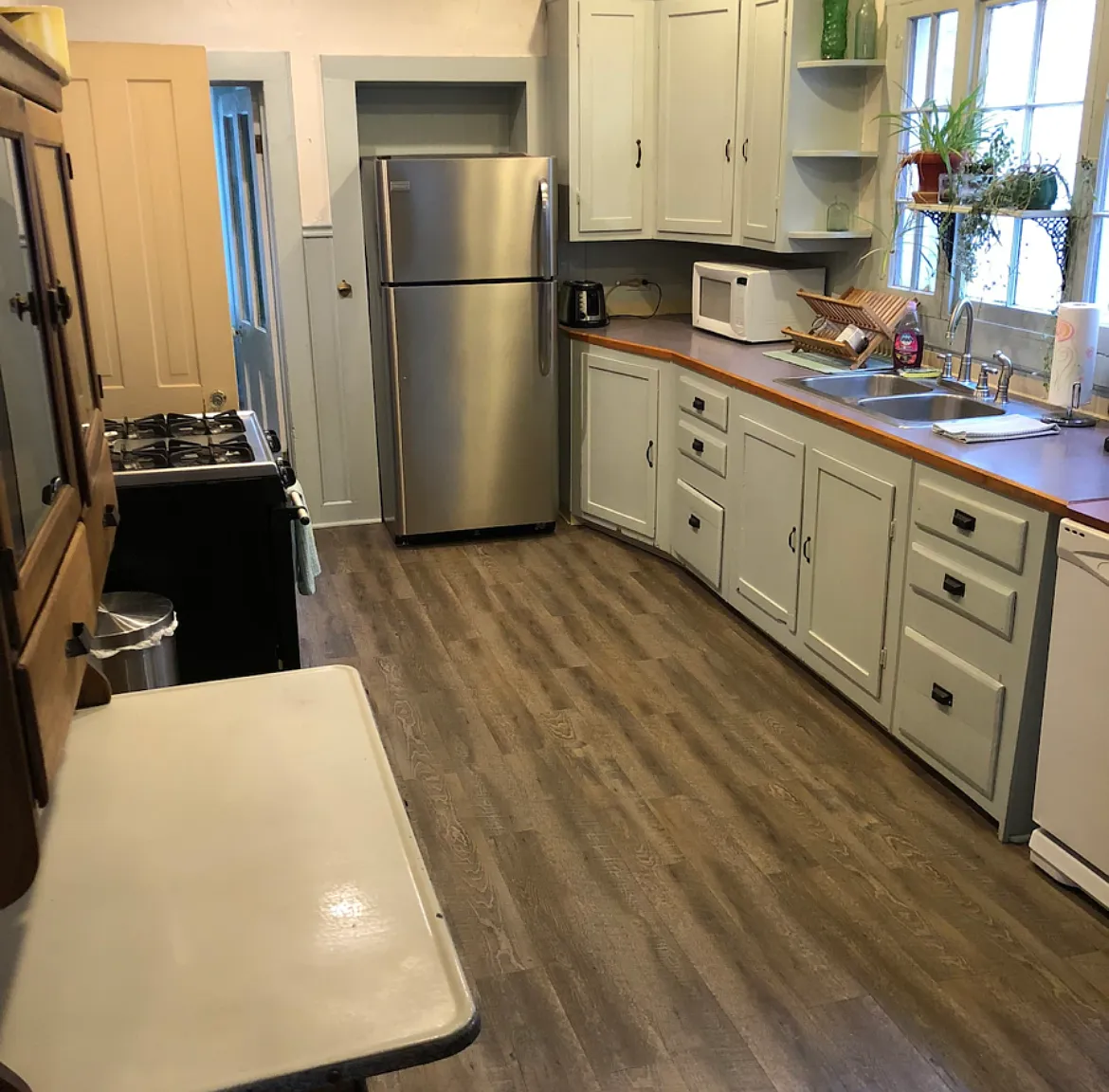 2 bed, 1045 sqft, $2,000 — Photo 2