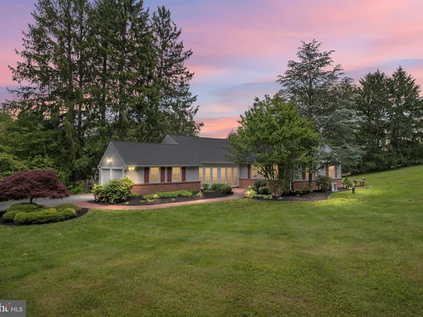 10 Old Orchard Ln, Chadds Ford, PA 19317