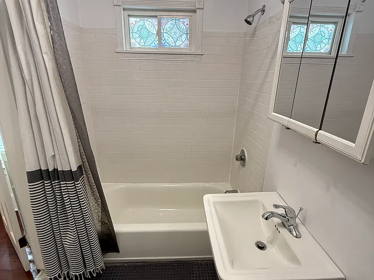 32 Tilton St #2L — Photo 6