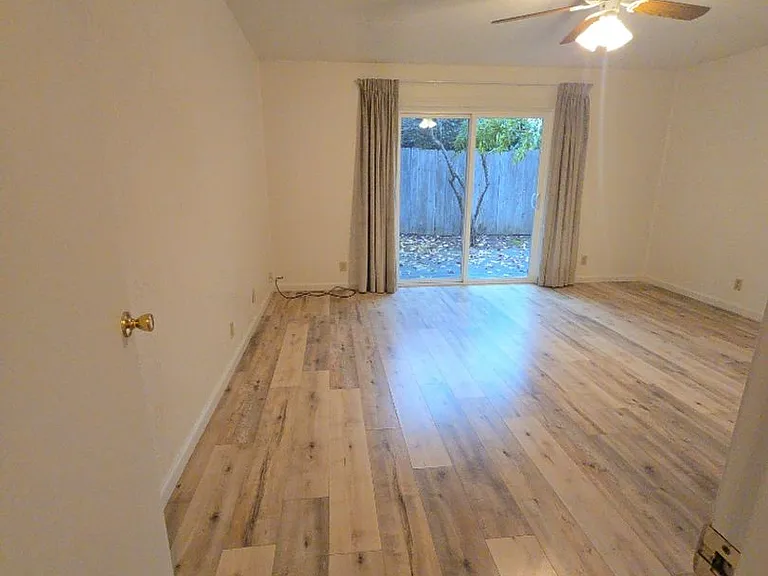 615 Beverly Way — Photo 12