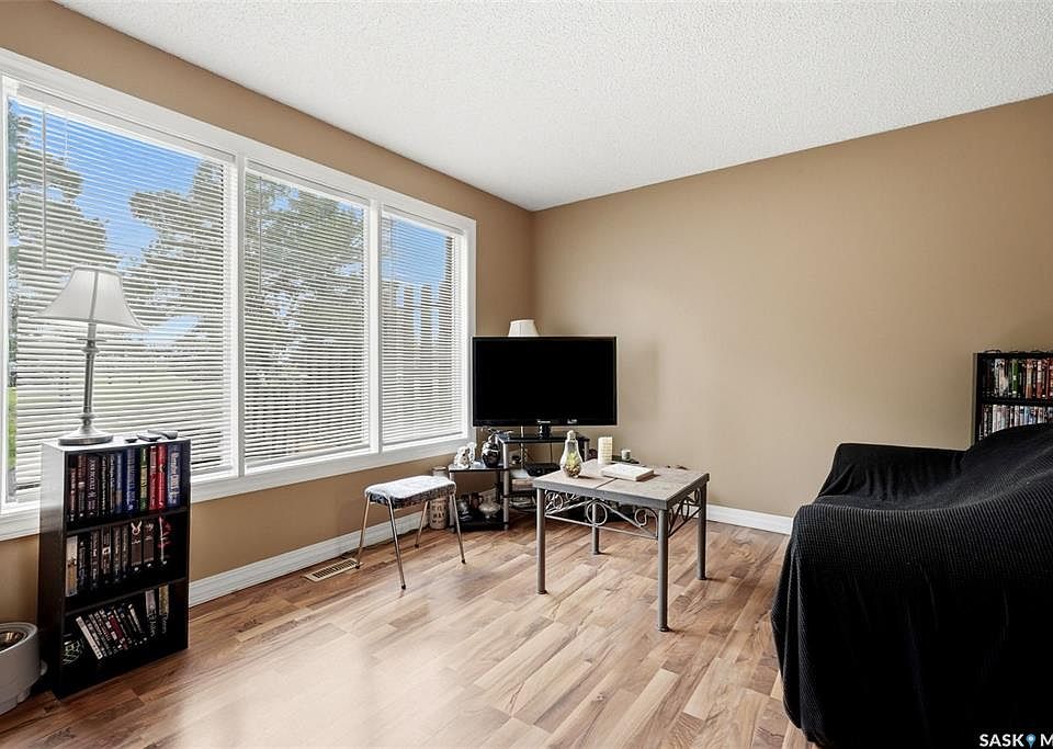 1st image of 3828 Castle ROAD
