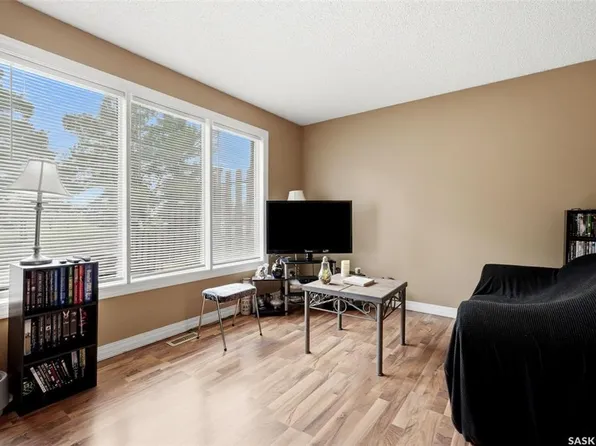3828 Castle ROAD, Regina, SK S4S 4V9