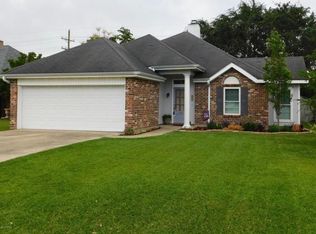206 Pear Tree Cir, Broussard, LA 70518