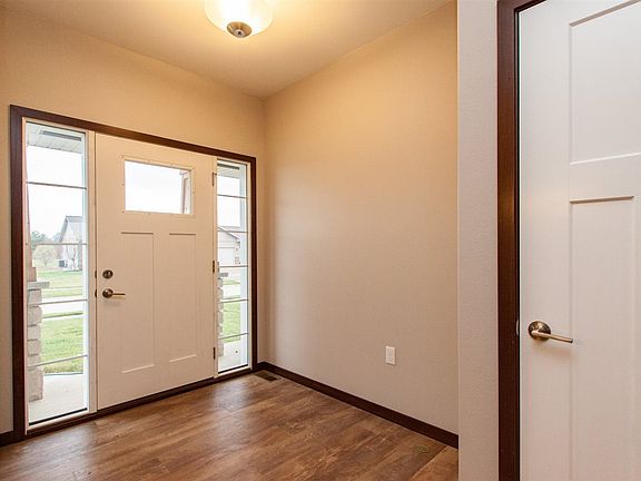 3rd image of 1839 Wenrose Dr NE